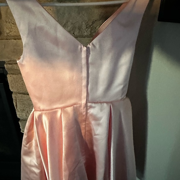 Beautiful formal dress to wear to a wedding. Prom. Homecoming. Built in cups. - Picture 2 of 3